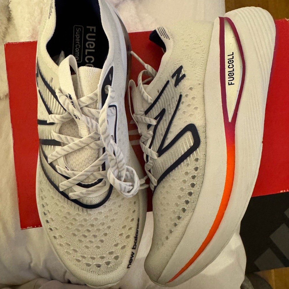New Balance fuel cell supercomp size women’s 9